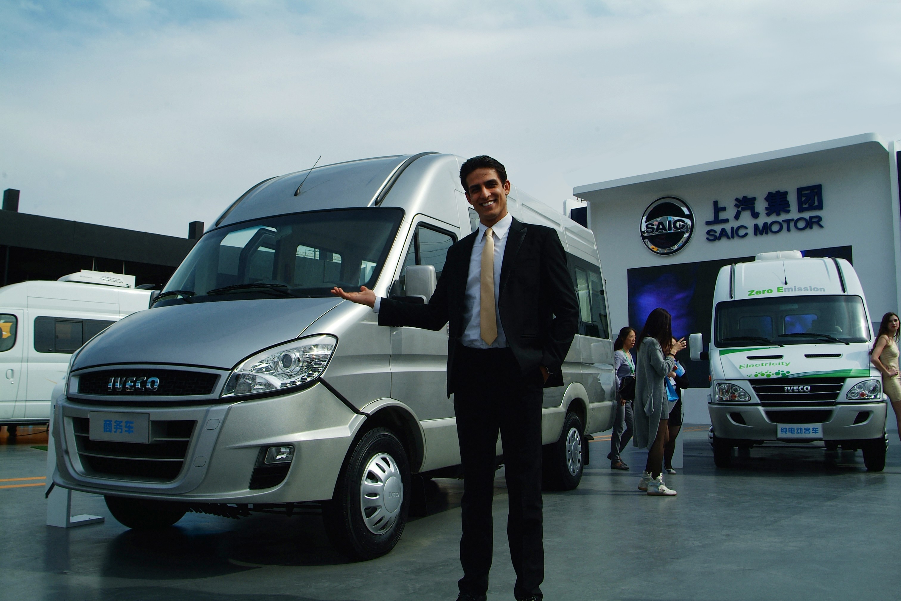 專業(yè)生產(chǎn)PVC護(hù)套、銅排、鋁排、新能源電池銅/鋁軟連接-人禾電子